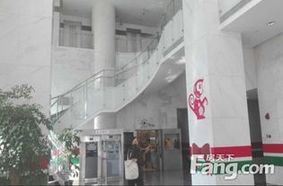 上海實業大廈寫字樓出租 徐家匯精裝朝南帶家具，鑰匙房隨時看房